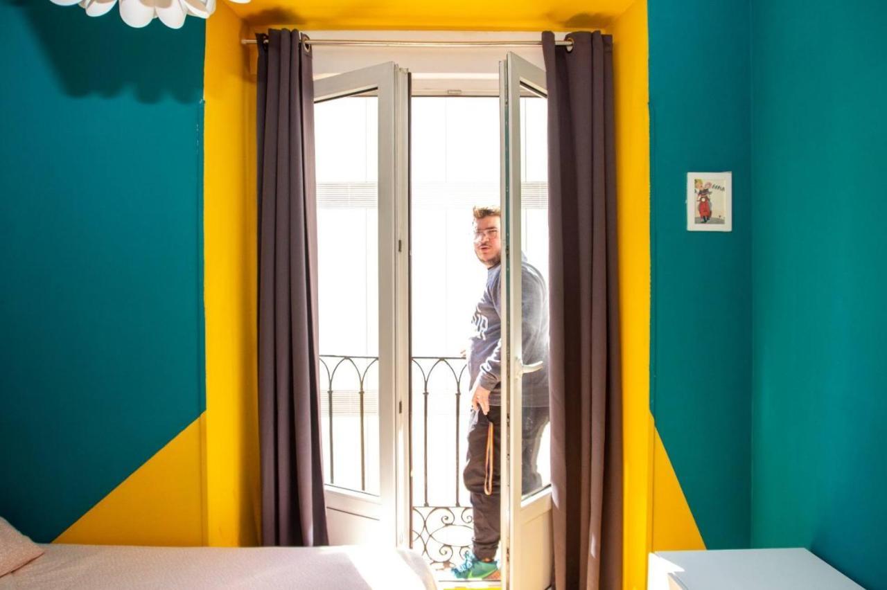 Onefam Sungate Hostel Madrid Exterior photo