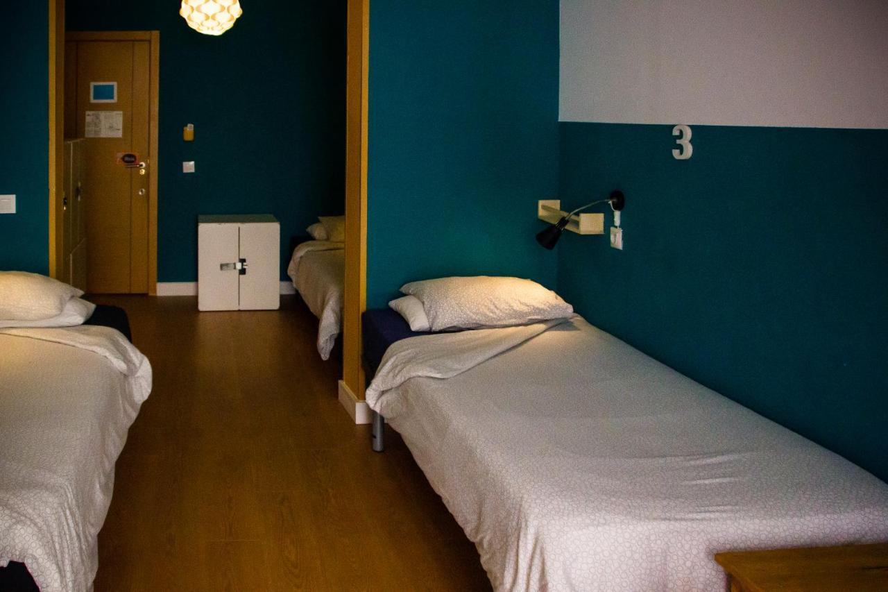 Onefam Sungate Hostel Madrid Exterior photo