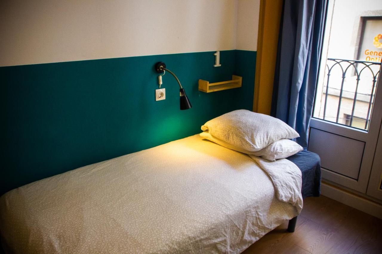 Onefam Sungate Hostel Madrid Exterior photo