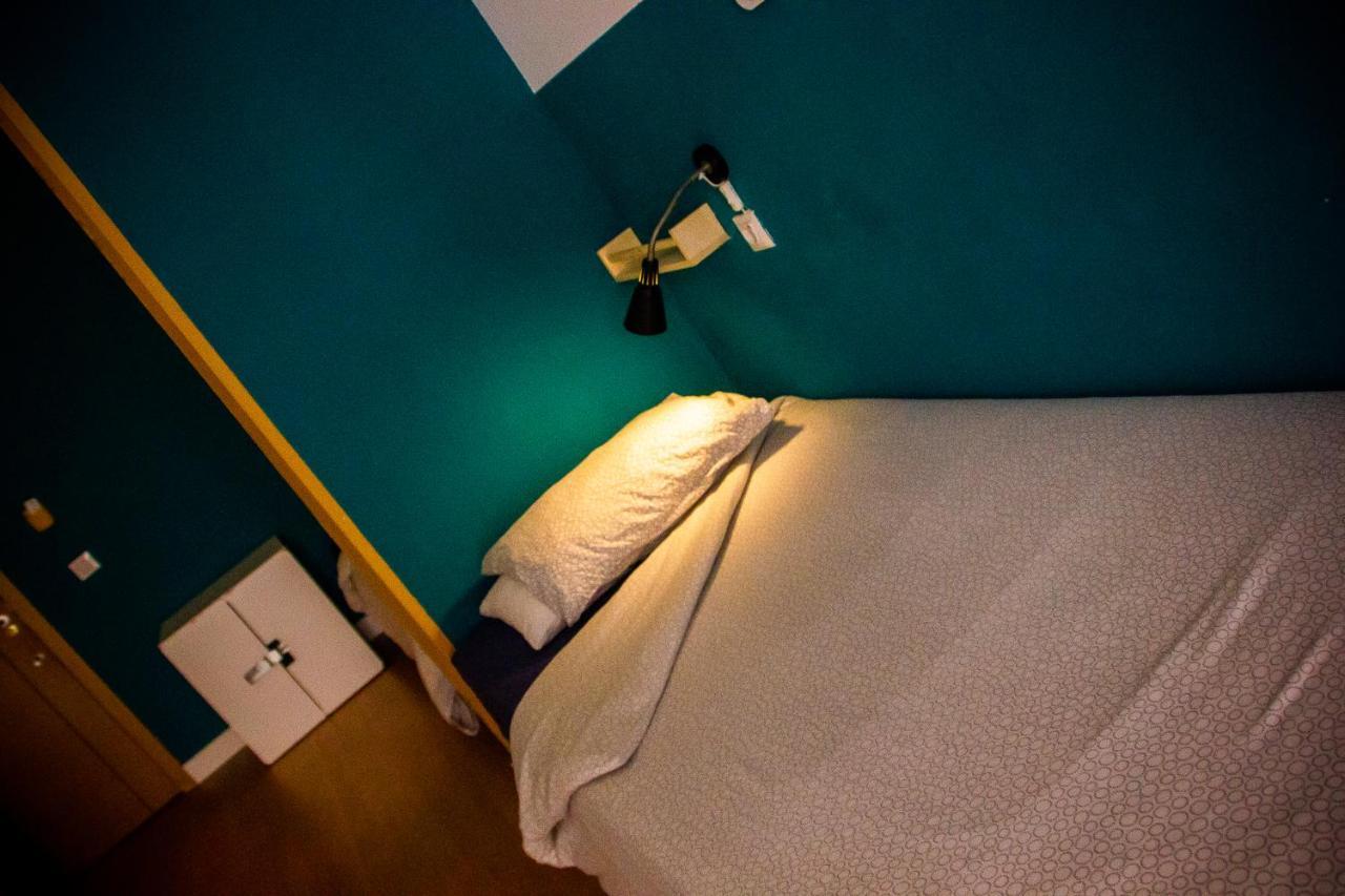 Onefam Sungate Hostel Madrid Exterior photo