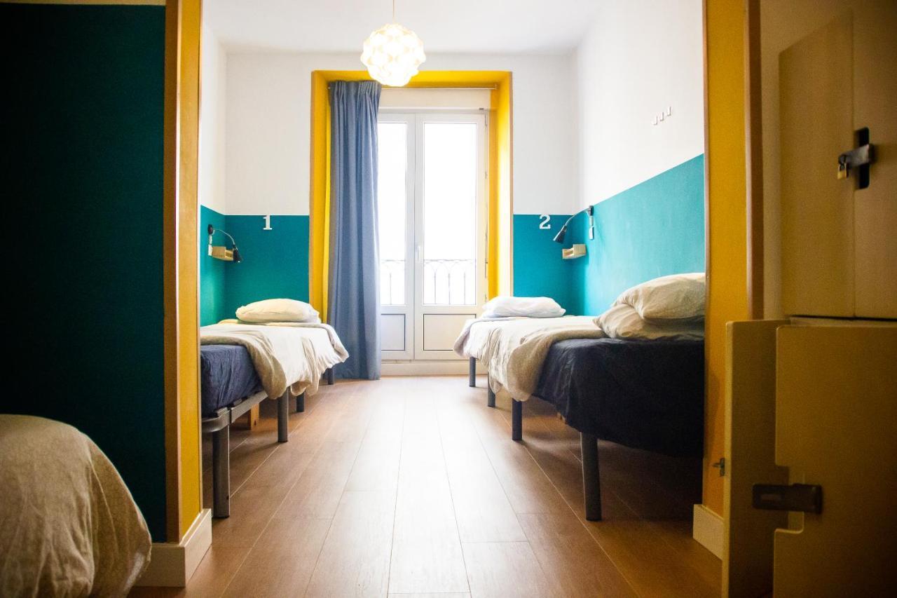 Onefam Sungate Hostel Madrid Exterior photo