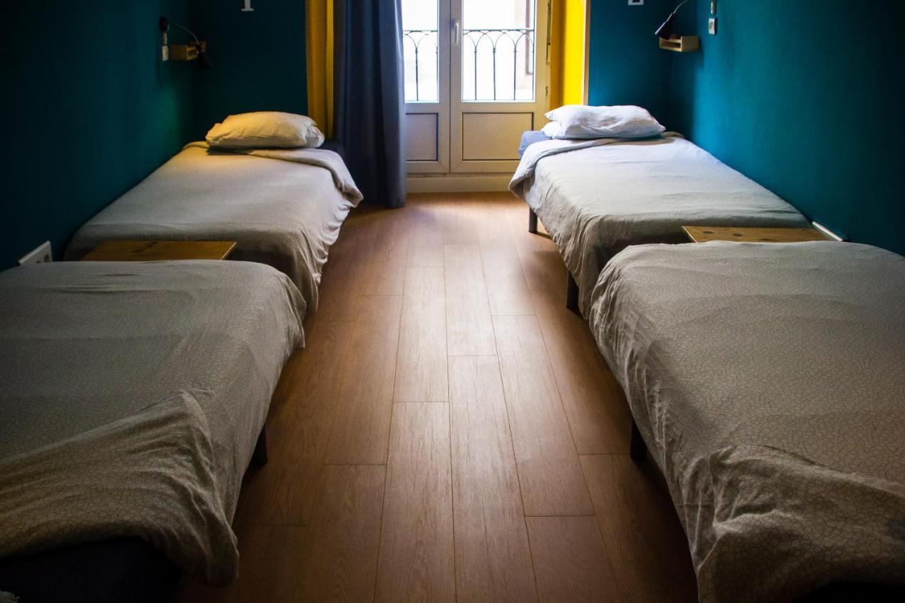 Onefam Sungate Hostel Madrid Exterior photo