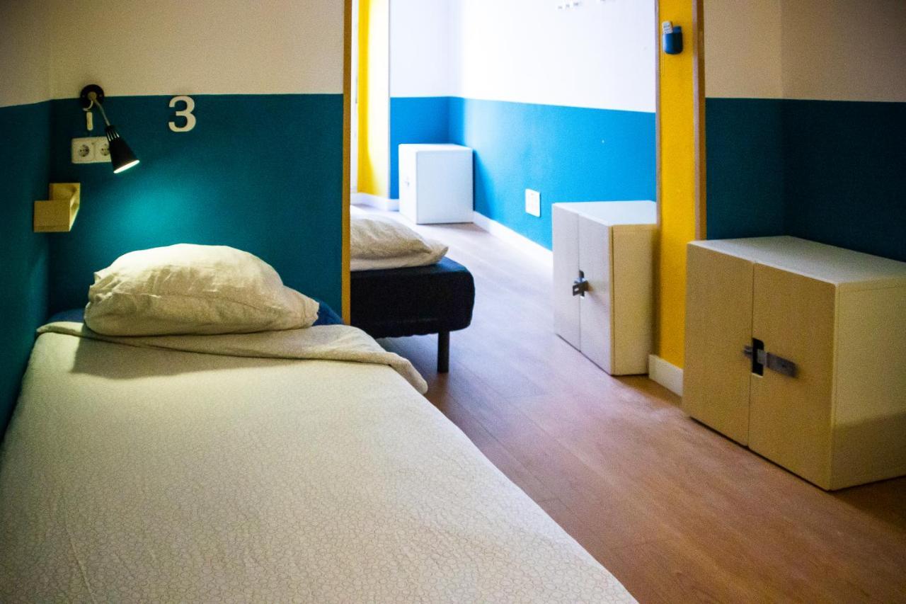 Onefam Sungate Hostel Madrid Exterior photo