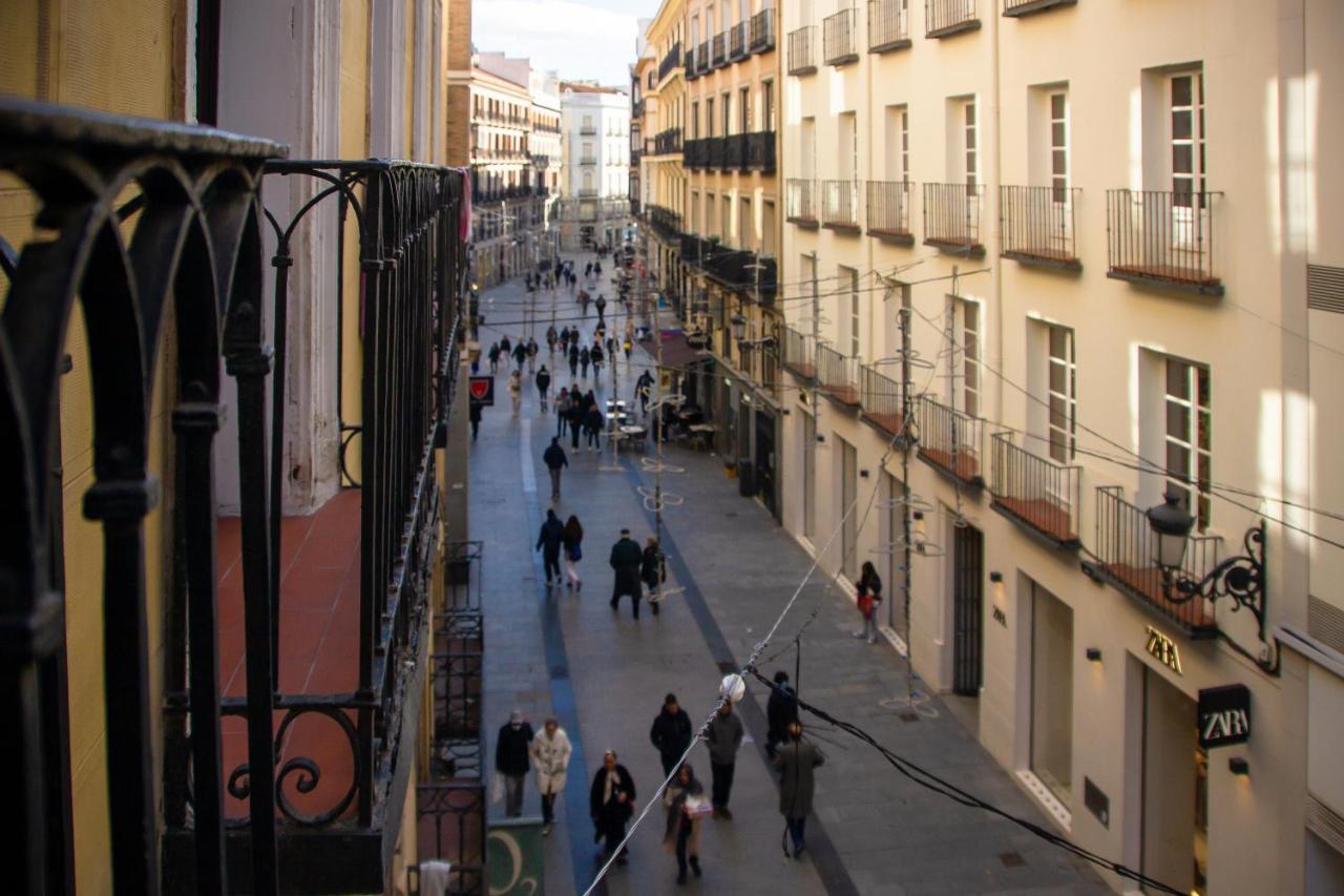 Onefam Sungate Hostel Madrid Exterior photo
