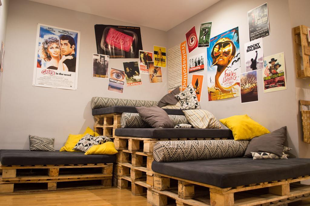 Onefam Sungate Hostel Madrid Exterior photo